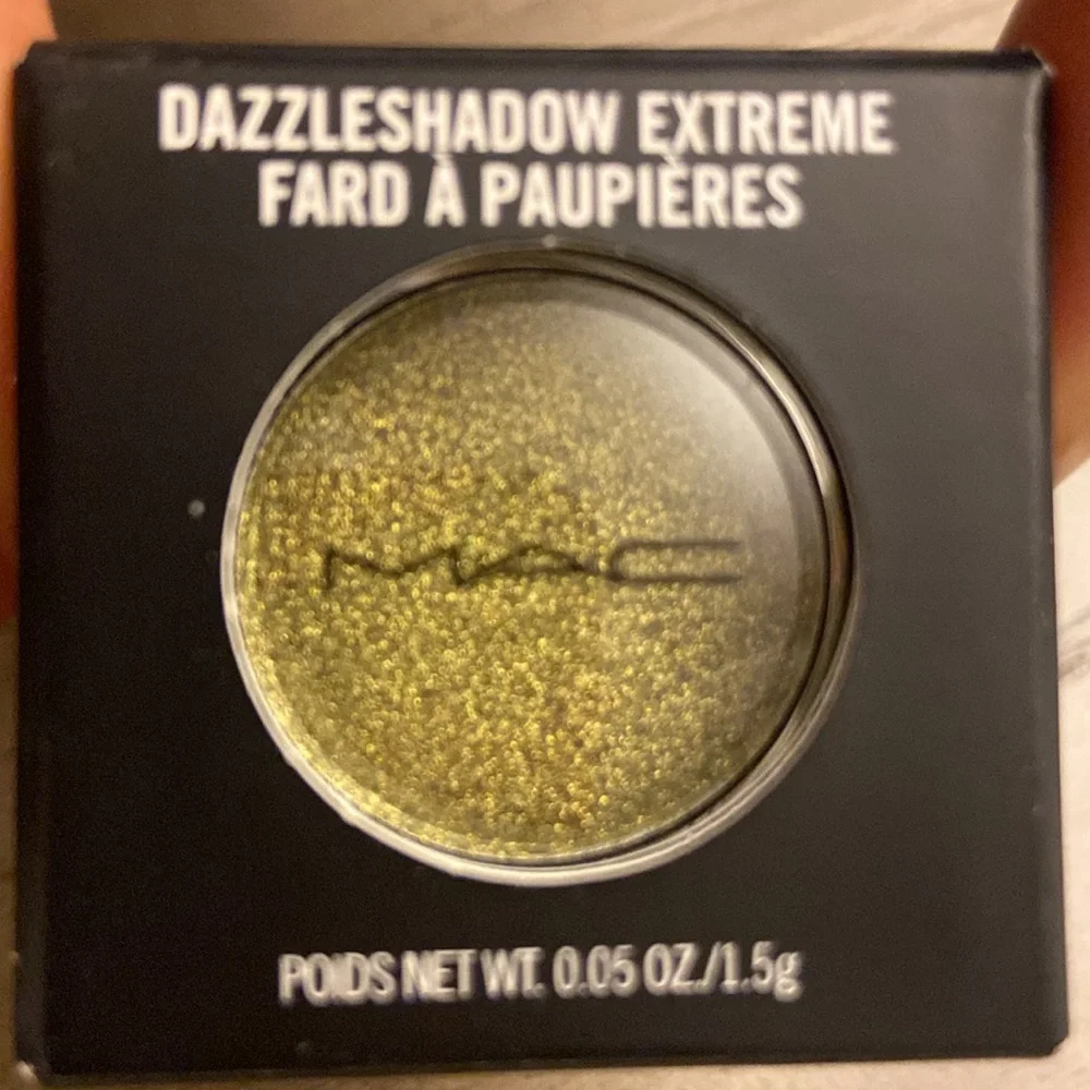 Mac Cosmetics Dazzel Shadow Extreme in Joie de Glitz